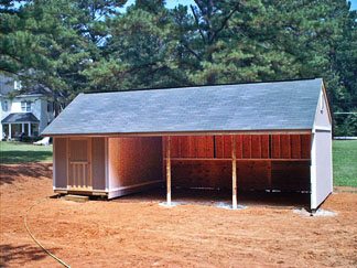 Run-in shed with attached tack room